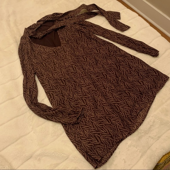 Aritzia Talula Cadogan tie-neck dress - Picture 3 of 4